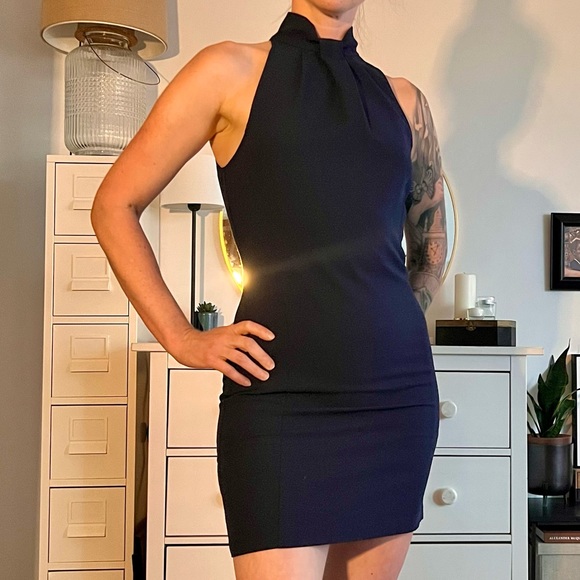 Halter neck backless mini dress - Picture 6 of 7